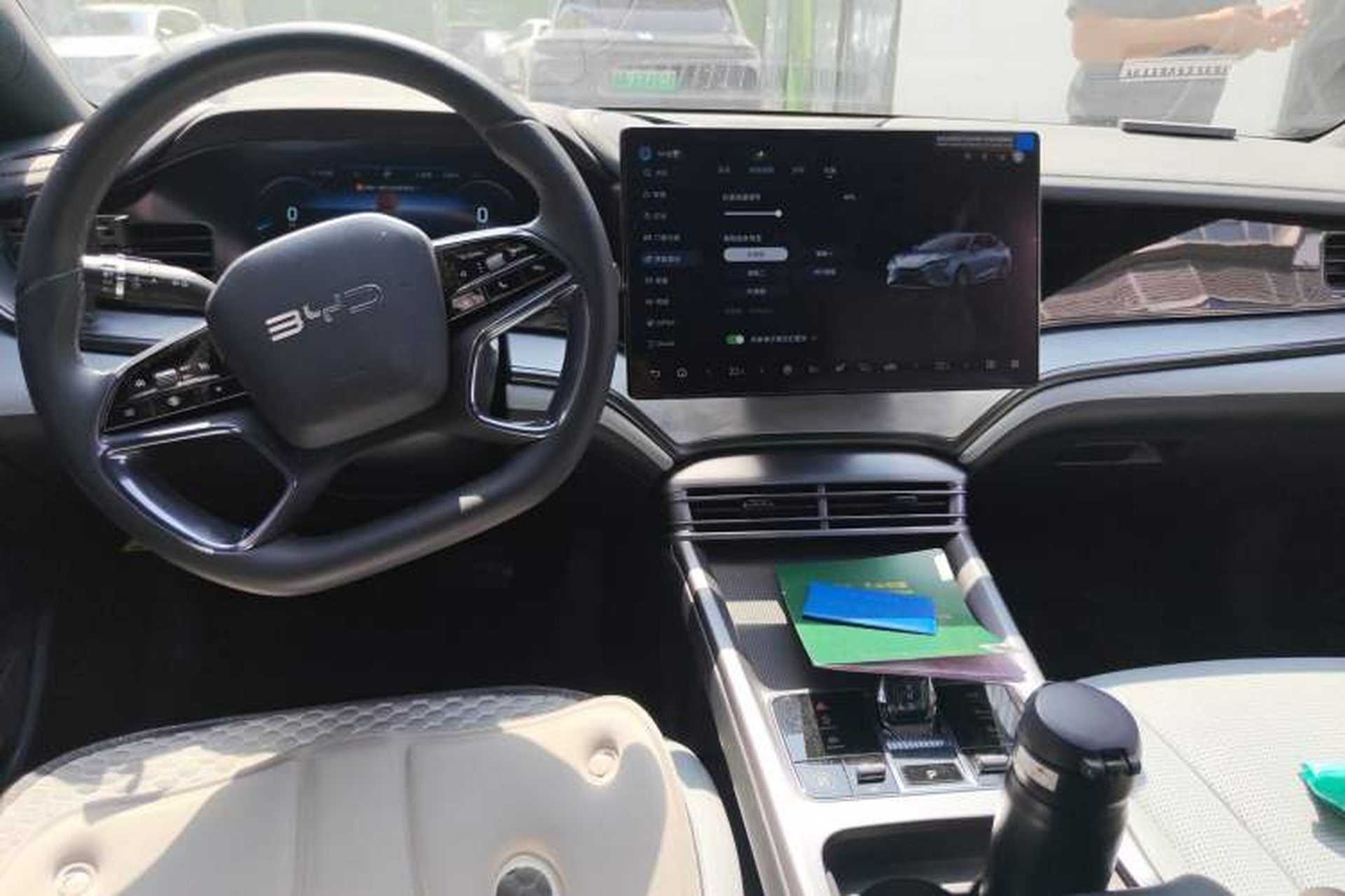 Used BYD Seal 2023 DM-i 1.5L 121km Luxury Model Center Console