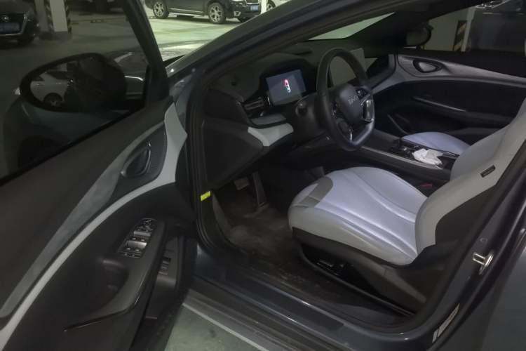 Used BYD Seal 2023 DM-i 1.5L 121km Luxury Model Driver Seat