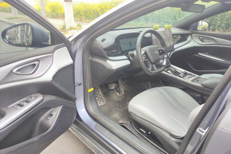 Used BYD Seal 2023 DM-i 1.5L 121km Luxury Model Driver Seat
