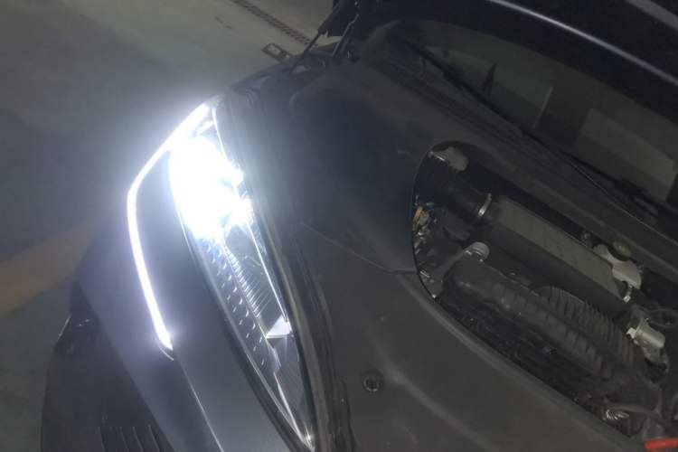 Used BYD Seal 2023 DM-i 1.5L 121km Luxury Model Engine Bay Right