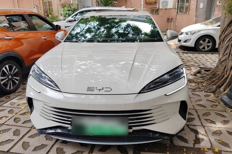 Used BYD Seal 2023 DM-i 1.5T 121km Flagship Model Front