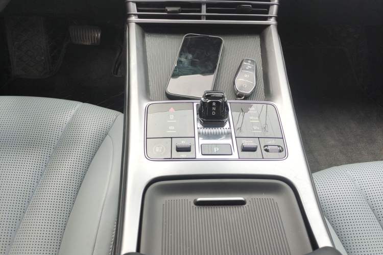 Used BYD Seal 2023 DM-i 1.5L 121km Luxury Model Gear Lever