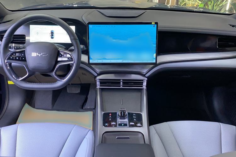 Used BYD Seal 2023 DM-i 1.5L 121km Luxury Model Interior 2