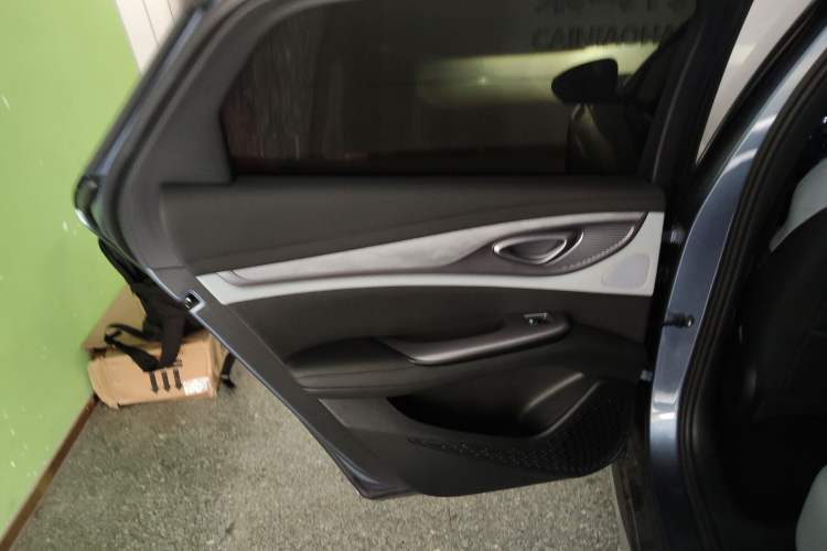 Used BYD Seal 2023 DM-i 1.5L 121km Luxury Model Interior 8