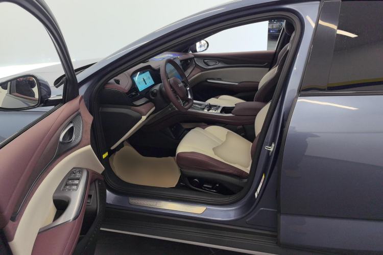 Used BYD Seal 2023 DM-i 1.5T 121km Prestige Model Left Front Seat