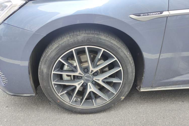 Used BYD Seal 2023 DM-i 1.5L 121km Luxury Model Left Front Wheel Hub