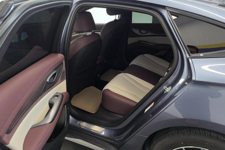 Used BYD Seal 2023 DM-i 1.5T 121km Prestige Model Left Rear Seat
