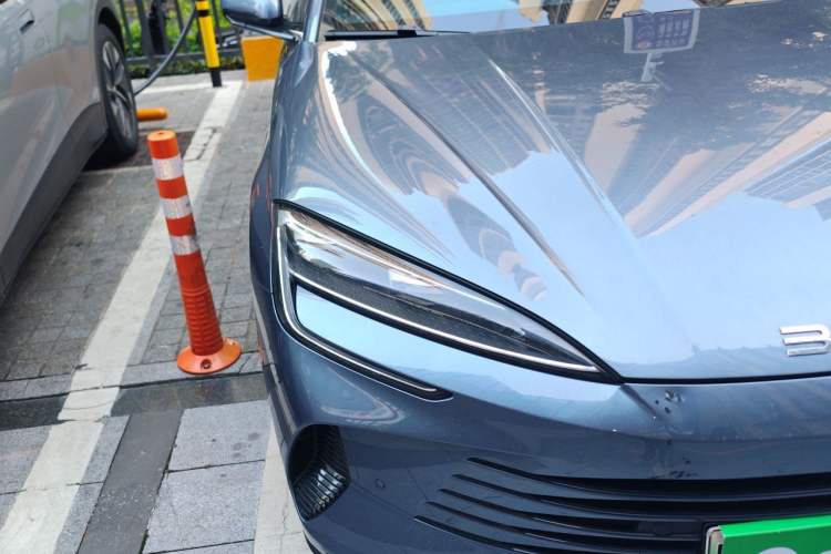 Used BYD Seal 2023 DM-i 1.5T 121km Flagship Model Right Front Headlight