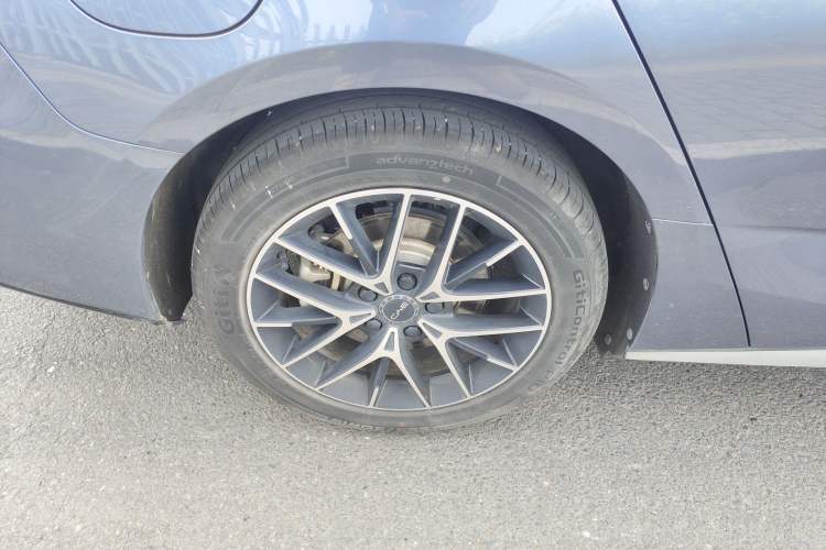 Used BYD Seal 2023 DM-i 1.5L 121km Luxury Model Right Rear Wheel Hub