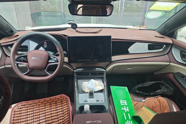 Used BYD Seal 2023 DM-i 1.5T 121km Flagship Model Center Console