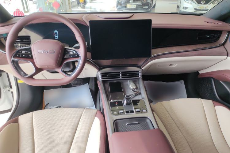 Used BYD Seal 2023 DM-i 1.5L 121km Prestige Model Center Console