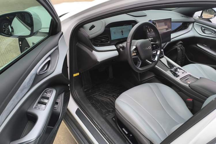 Used BYD Seal 2023 DM-i 1.5L 121km Luxury Model Driver Seat