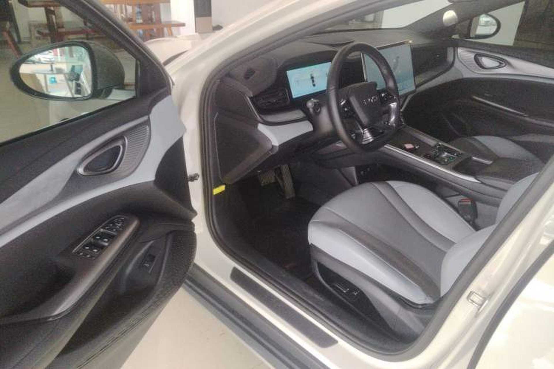 Used BYD Seal 2023 DM-i 1.5L 121km Luxury Model Driver Seat