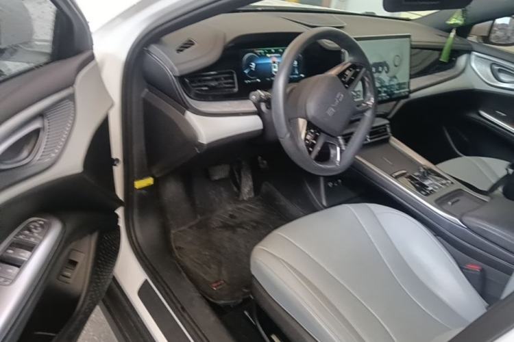 Used BYD Seal 2023 DM-i 1.5L 121km Luxury Model Driver Seat