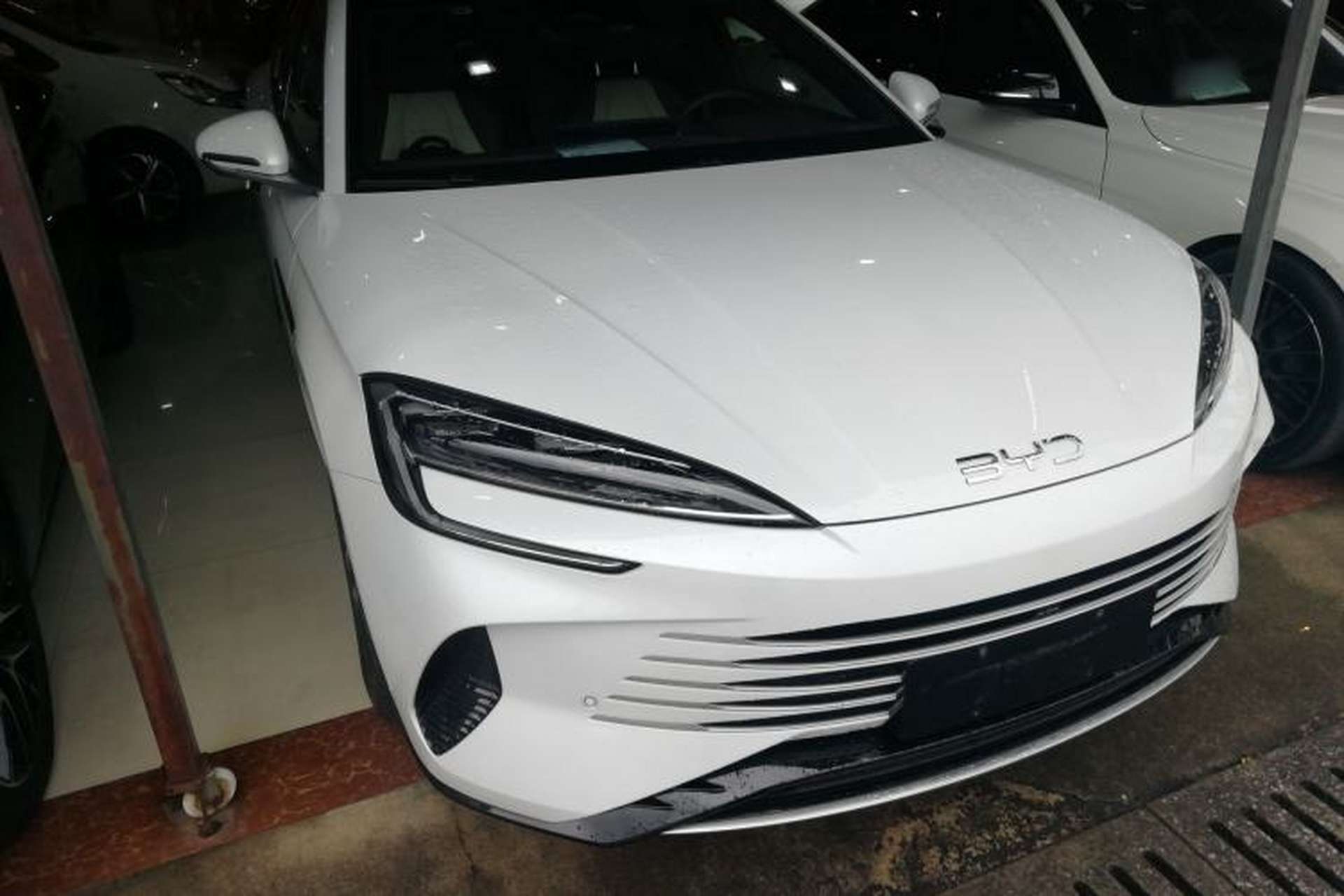 Used BYD Seal 2023 DM-i 1.5L 121km Prestige Model Exterior 1