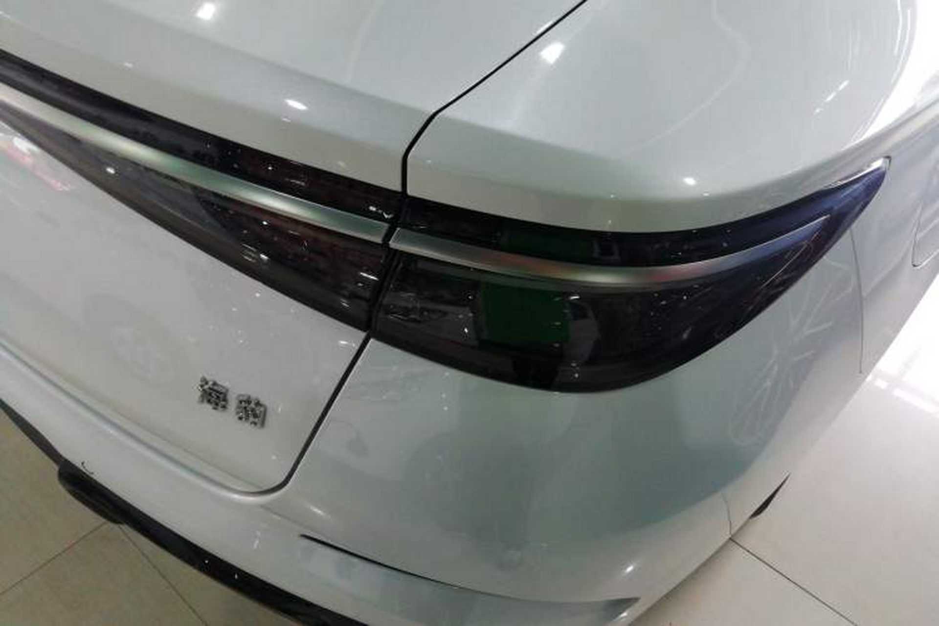 Used BYD Seal 2023 DM-i 1.5L 121km Prestige Model Exterior 2