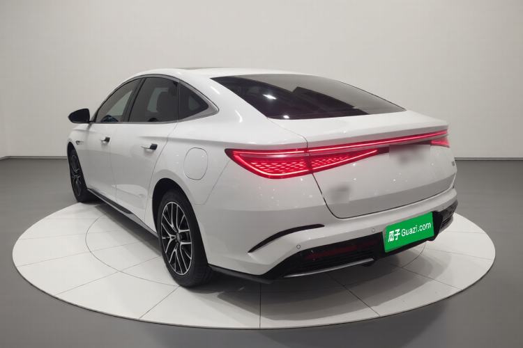Used BYD Seal 2023 DM-i 1.5L 121km Prestige Model Exterior 2