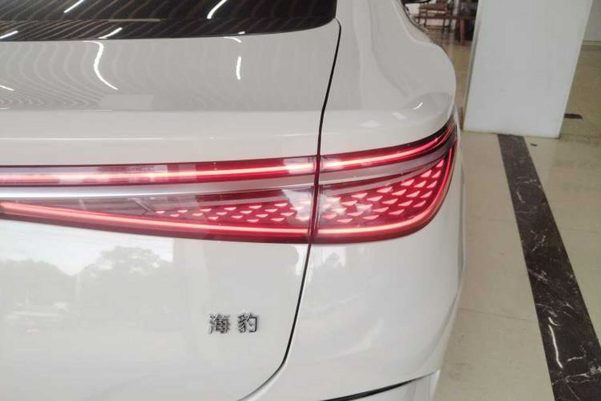 Used BYD Seal 2023 DM-i 1.5L 121km Luxury Model Exterior 3