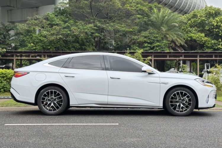 Used BYD Seal 2023 DM-i 1.5T 121km Flagship Model Exterior 5