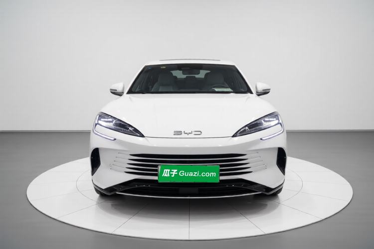 Used BYD Seal 2023 DM-i 1.5L 121km Prestige Model Front