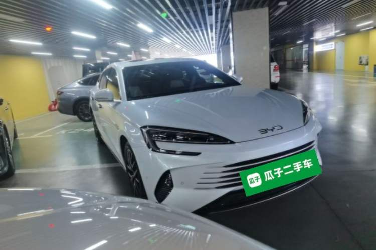 Used BYD Seal 2023 DM-i 1.5T 121km Flagship Model Front Right 45 Deg