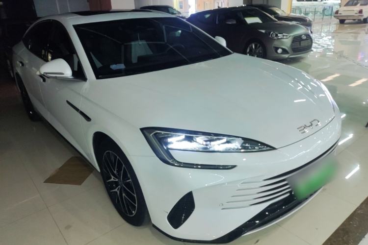 Used BYD Seal 2023 DM-i 1.5L 121km Prestige Model Front Right 45 Deg