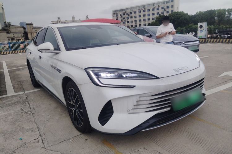 Used BYD Seal 2023 DM-i 1.5L 121km Prestige Model Front Right 45 Deg