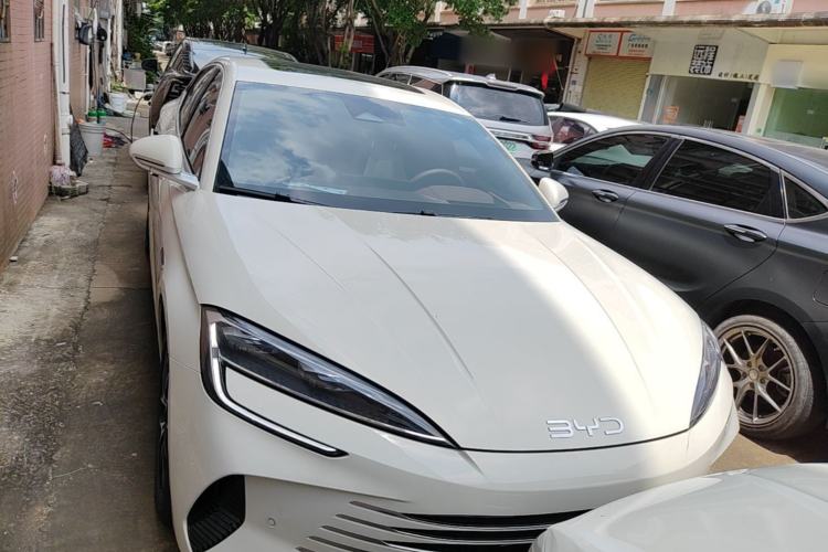 Used BYD Seal 2023 DM-i 1.5T 121km Flagship Model Front