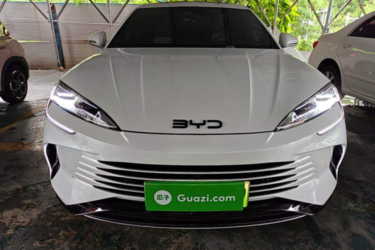 Used BYD Seal 2023 DM-i 1.5T 121km Flagship Model Front