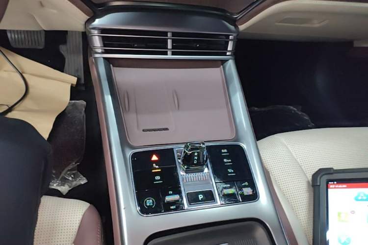 Used BYD Seal 2023 DM-i 1.5L 121km Prestige Model Gear Lever