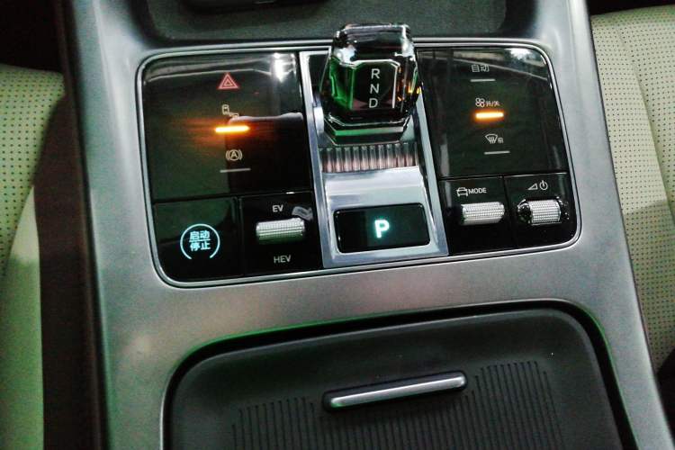 Used BYD Seal 2023 DM-i 1.5L 121km Prestige Model Gear Lever