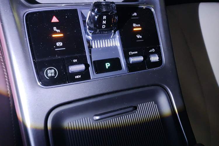Used BYD Seal 2023 DM-i 1.5L 121km Prestige Model Gear Lever