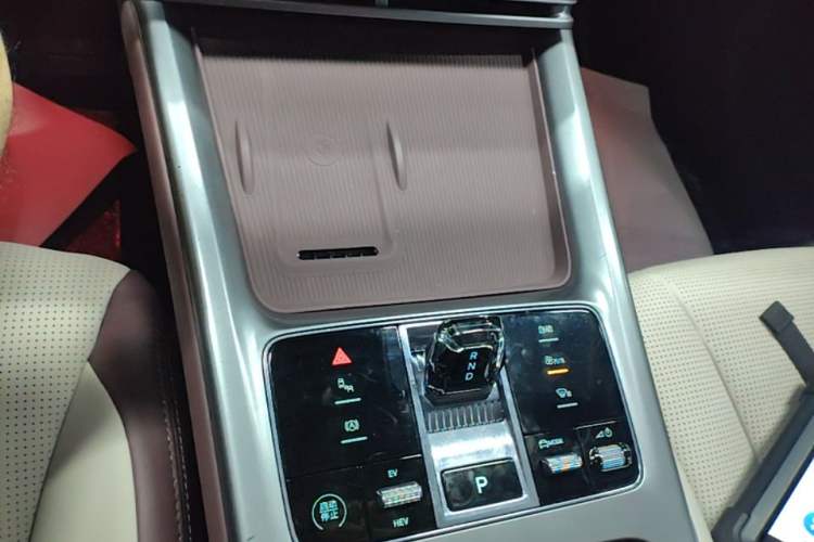 Used BYD Seal 2023 DM-i 1.5L 121km Prestige Model Gear Lever