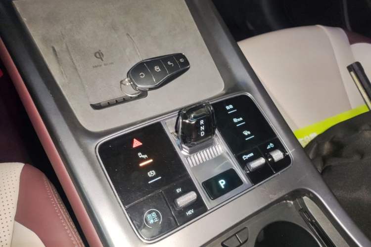 Used BYD Seal 2023 DM-i 1.5L 121km Prestige Model Gear Lever