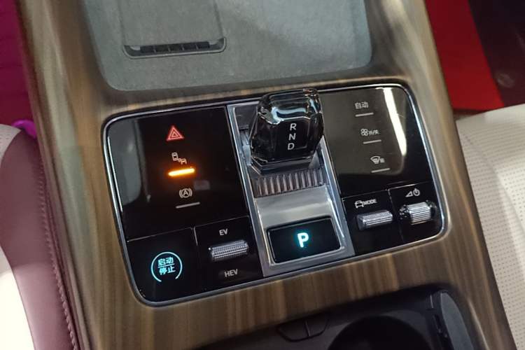 Used BYD Seal 2023 DM-i 1.5L 121km Prestige Model Gear Lever