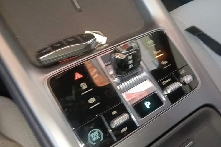 Used BYD Seal 2023 DM-i 1.5L 121km Luxury Model Gear Lever