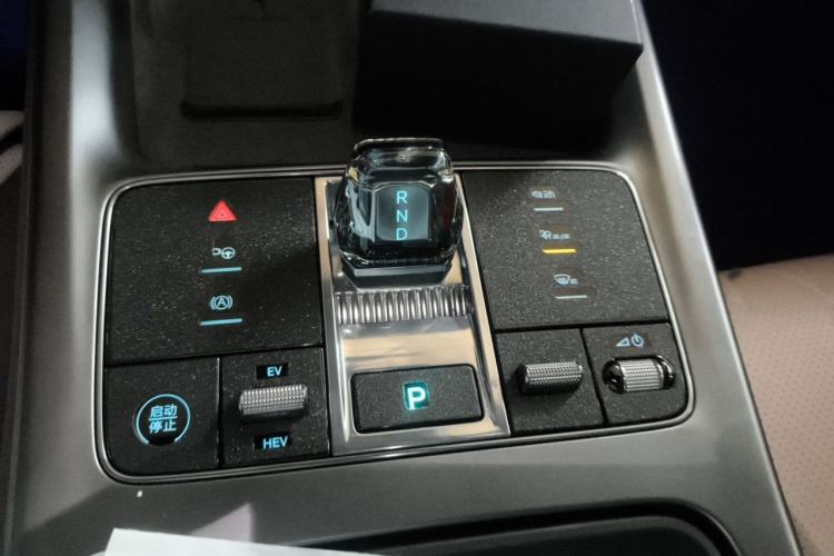 Used BYD Seal 2023 DM-i 1.5T 121km Flagship Model Gear Lever