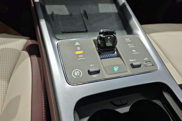 Used BYD Seal 2023 DM-i 1.5T 121km Prestige Model Gear Lever