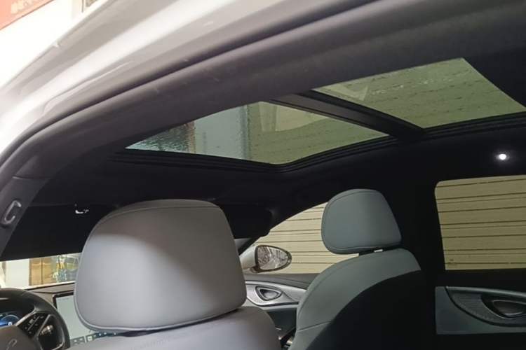 Used BYD Seal 2023 DM-i 1.5L 121km Luxury Model Headliner