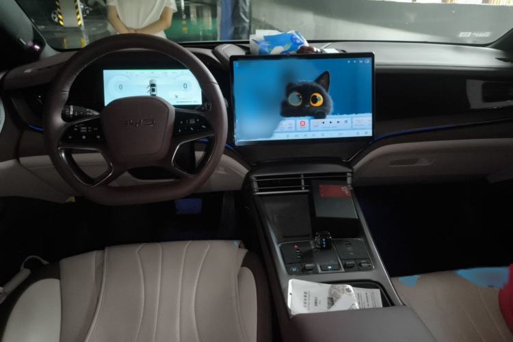 Used BYD Seal 2023 DM-i 1.5T 121km Flagship Model Interior 2