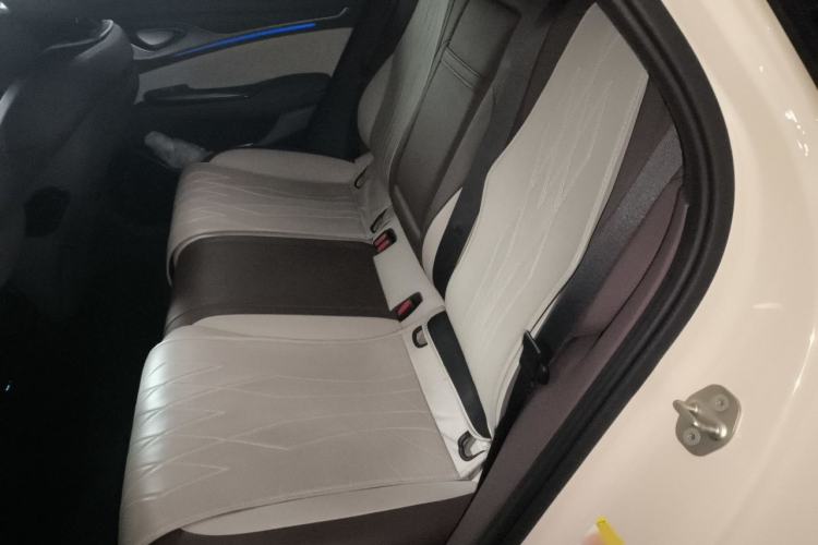 Used BYD Seal 2023 DM-i 1.5T 121km Flagship Model Interior 4