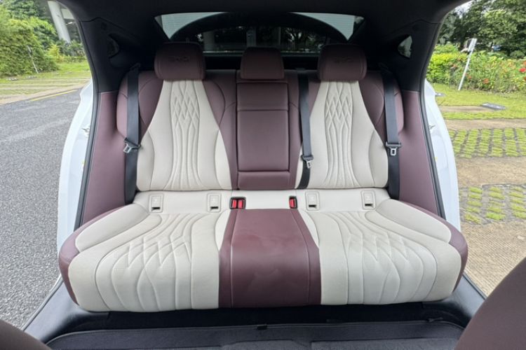 Used BYD Seal 2023 DM-i 1.5T 121km Flagship Model Interior 4