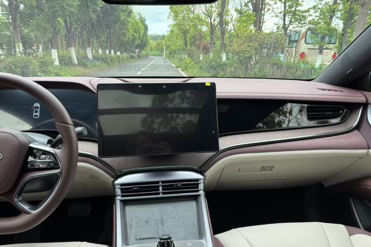 Used BYD Seal 2023 DM-i 1.5T 121km Prestige Model Interior 7