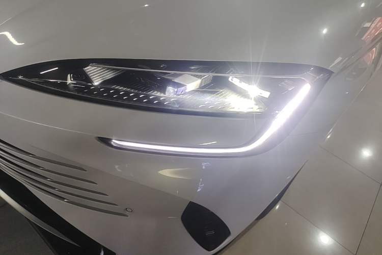 Used BYD Seal 2023 DM-i 1.5L 121km Prestige Model Left Front Headlight