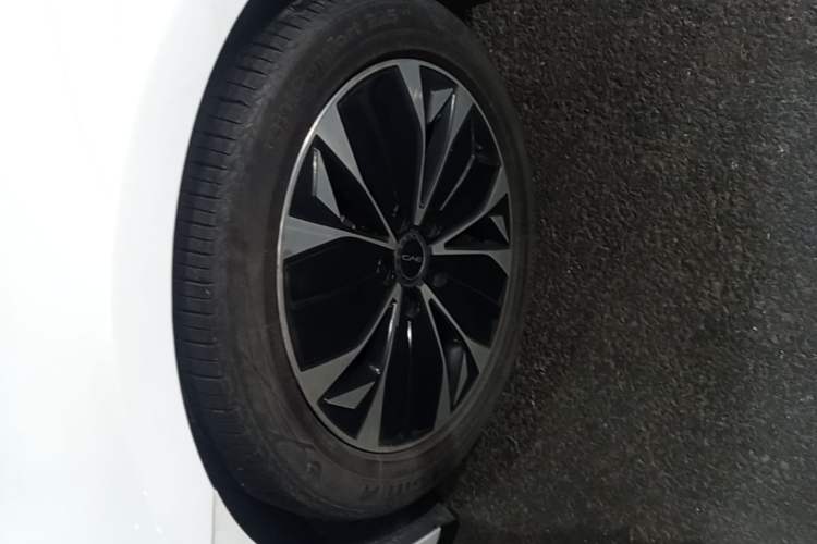 Used BYD Seal 2023 Champion Edition 550km Prestige Model Left Front Wheel Hub