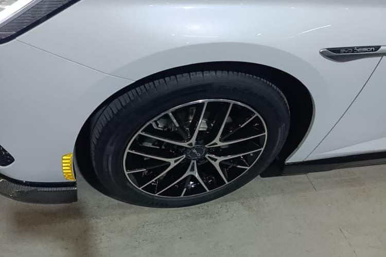 Used BYD Seal 2023 DM-i 1.5L 121km Prestige Model Left Front Wheel Hub