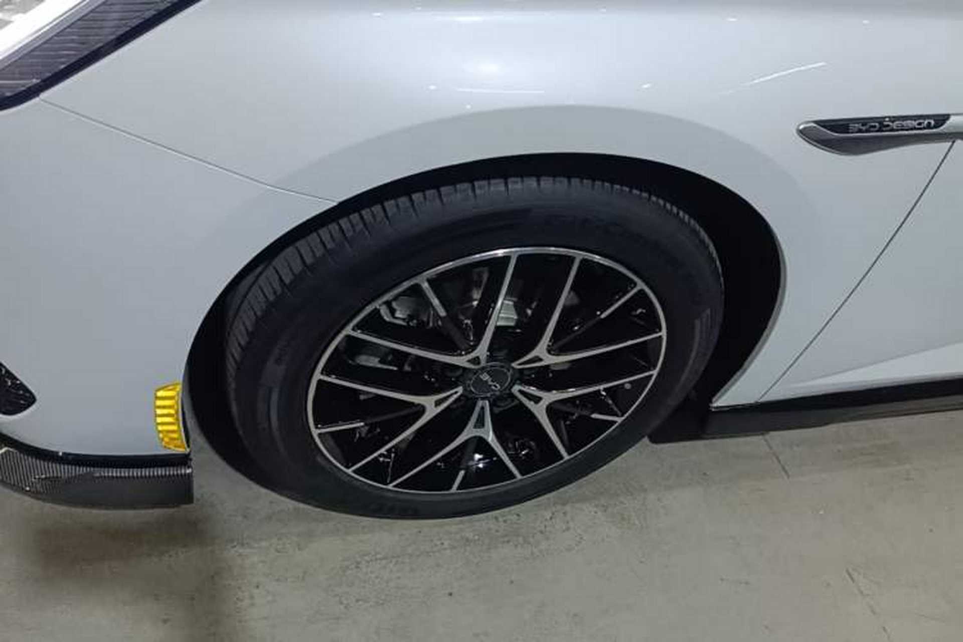 Used BYD Seal 2023 DM-i 1.5L 121km Prestige Model Left Front Wheel Hub