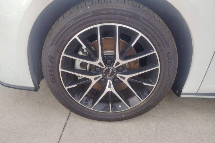Used BYD Seal 2023 DM-i 1.5L 121km Prestige Model Left Front Wheel Hub