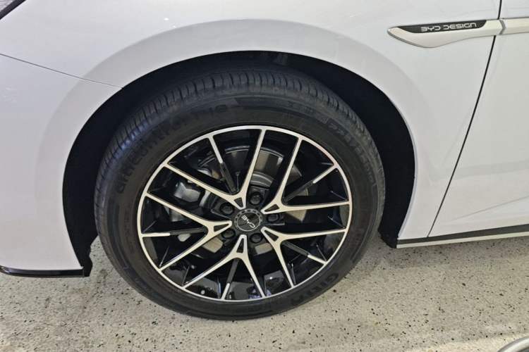 Used BYD Seal 2023 DM-i 1.5T 121km Prestige Model Left Front Wheel Hub