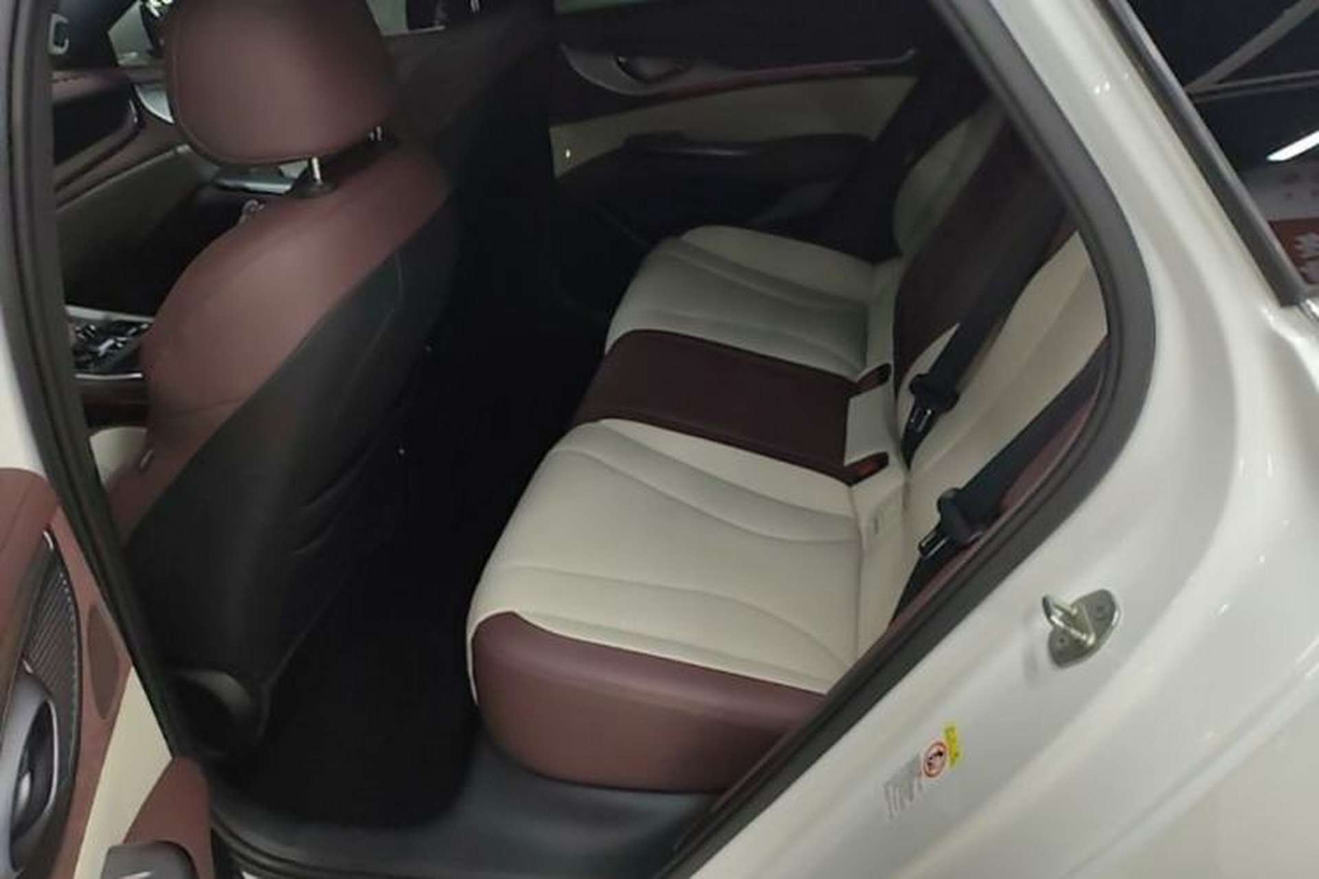 Used BYD Seal 2023 DM-i 1.5L 121km Prestige Model Left Rear Seat